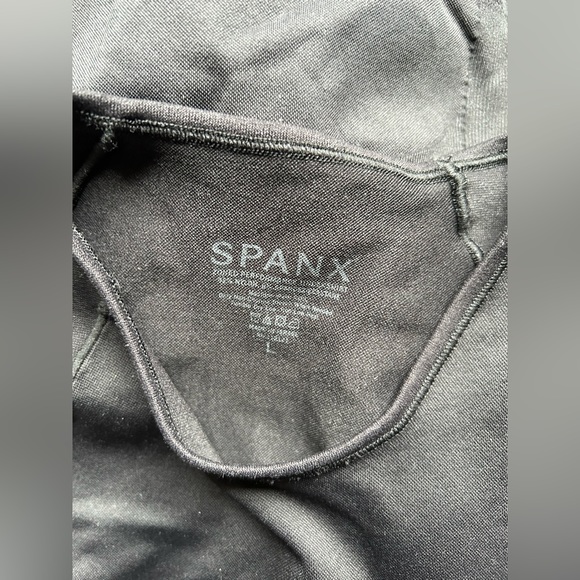 Spanx black, short sleeve compression tee. Women’s size large. - Picture 3 of 3